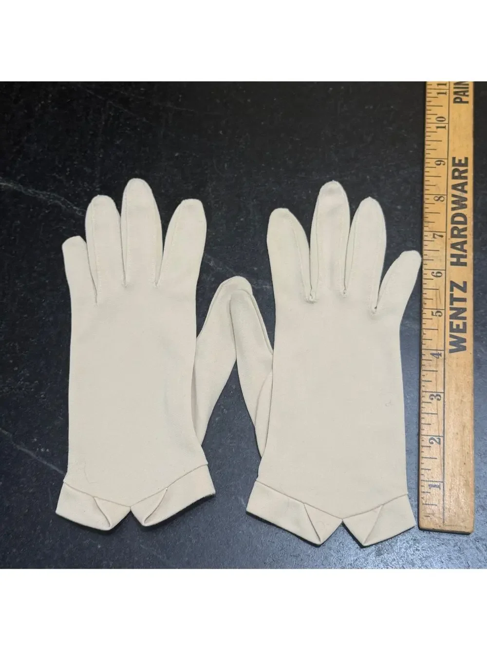 intage 1950s 60s Ecru Wrist Gloves Pointed Chevron Cuff 1 Pair